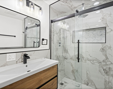 3934 N Sawyer Avenue - Photo Thumbnail 13