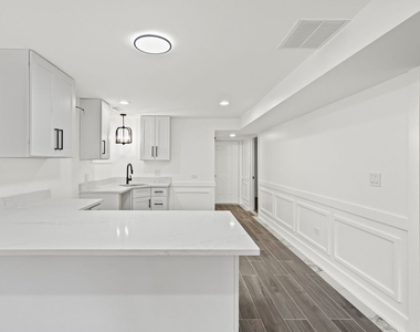 3934 N Sawyer Avenue - Photo Thumbnail 8