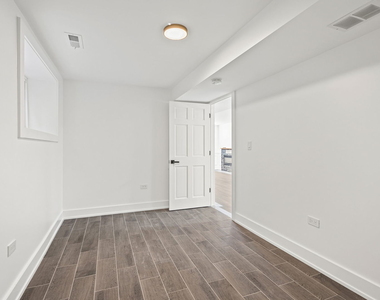 3934 N Sawyer Avenue - Photo Thumbnail 15
