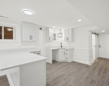 3934 N Sawyer Avenue - Photo Thumbnail 9