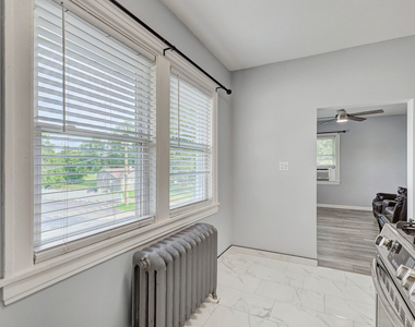 6 S Monterey Avenue - Photo Thumbnail 3