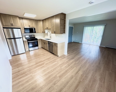 4528 Elm Avenue - Photo Thumbnail 3