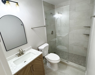 4528 Elm Avenue - Photo Thumbnail 7