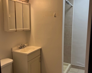 3762 N Kenmore Avenue - Photo Thumbnail 8