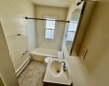 209 Bush Street - Photo Thumbnail 5
