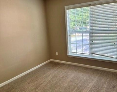 564 Friars Head Drive - Photo Thumbnail 8