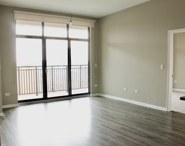 2300 S Michigan Avenue - Photo Thumbnail 5