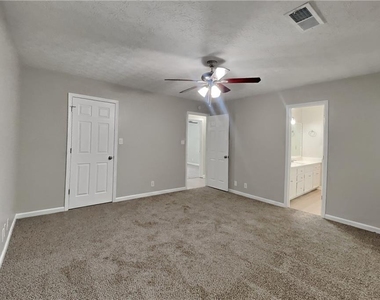4602 Shay Terrace - Photo Thumbnail 10