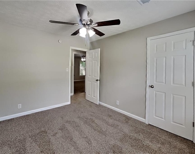 4602 Shay Terrace - Photo Thumbnail 13