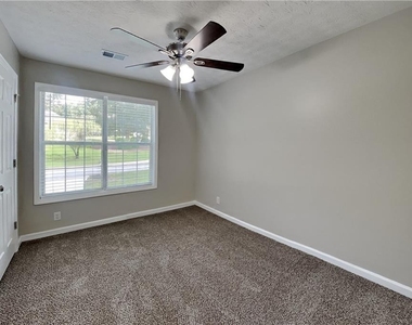 4602 Shay Terrace - Photo Thumbnail 12