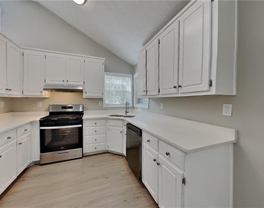4602 Shay Terrace - Photo Thumbnail 6