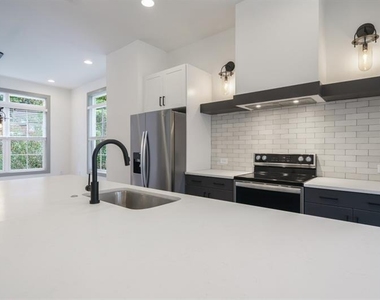 40 Becker Place - Photo Thumbnail 18