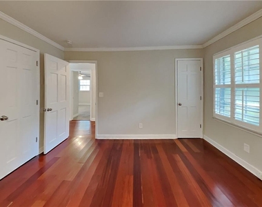 2916 Sope Creek Drive - Photo Thumbnail 8