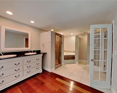 2916 Sope Creek Drive - Photo Thumbnail 9