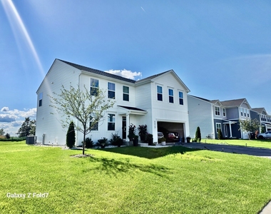 4429 Tampa Drive - Photo Thumbnail 2