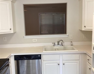 4260 Maple Valley Drive - Photo Thumbnail 7