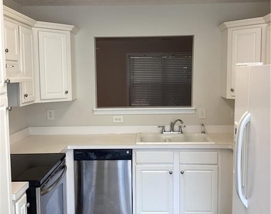 4260 Maple Valley Drive - Photo Thumbnail 4