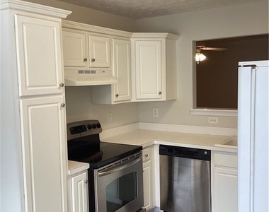 4260 Maple Valley Drive - Photo Thumbnail 5