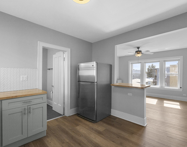 3222 W Grace Street - Photo Thumbnail 3