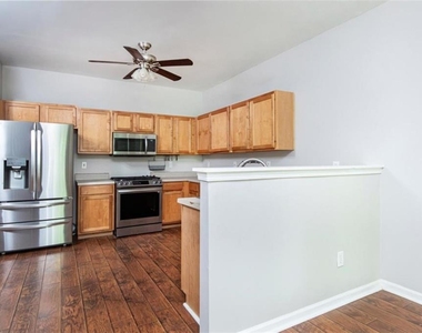 310 Sugarberry Lane - Photo Thumbnail 4