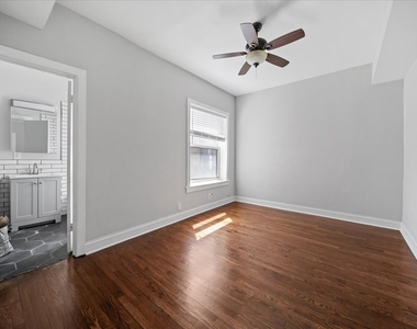 6635 S Ellis Avenue - Photo Thumbnail 8