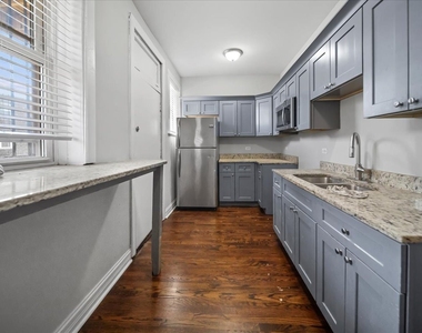 6635 S Ellis Avenue - Photo Thumbnail 2