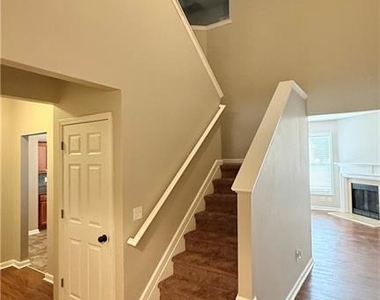 1934 Lake Heights Circle Nw - Photo Thumbnail 3