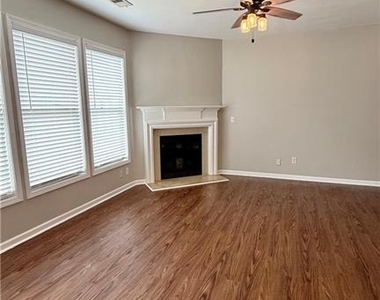 1934 Lake Heights Circle Nw - Photo Thumbnail 5