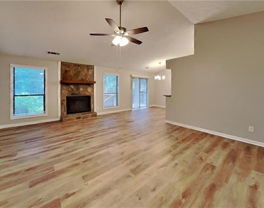 3433 Appling Court Nw - Photo Thumbnail 1