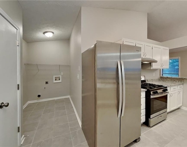 3433 Appling Court Nw - Photo Thumbnail 4