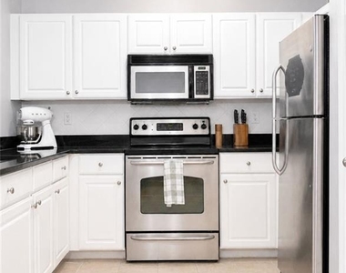 1850 Cotillion Drive - Photo Thumbnail 6