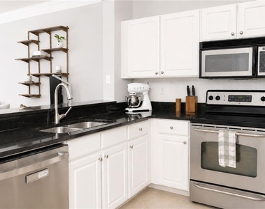 1850 Cotillion Drive - Photo Thumbnail 4