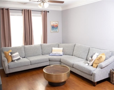1850 Cotillion Drive - Photo Thumbnail 12