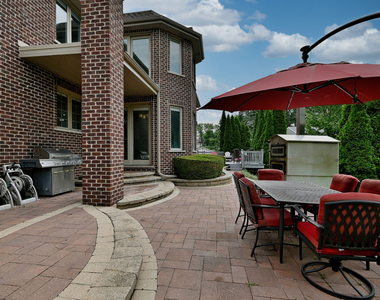 312 Felicia Court - Photo Thumbnail 11