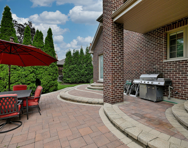 312 Felicia Court - Photo Thumbnail 10