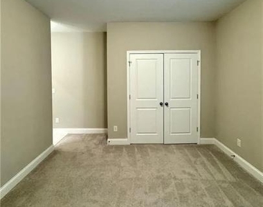 4468 Oakden Place - Photo Thumbnail 10