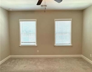 4468 Oakden Place - Photo Thumbnail 12