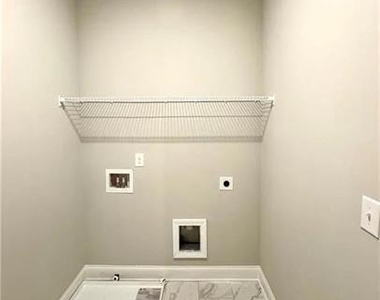 4468 Oakden Place - Photo Thumbnail 15