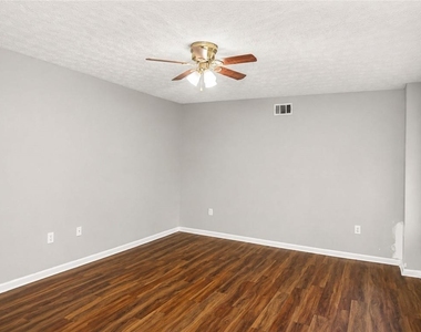 2657 Amberly Glen Drive - Photo Thumbnail 12