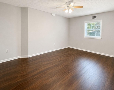 2657 Amberly Glen Drive - Photo Thumbnail 13