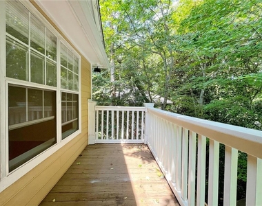 233 Bentley Place, - Photo Thumbnail 13