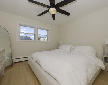 4030 N Mozart Street - Photo Thumbnail 13