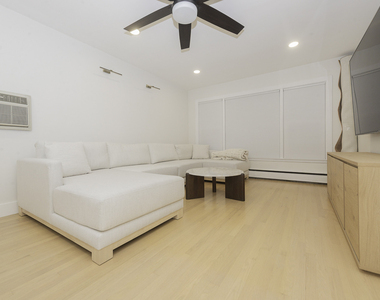 4030 N Mozart Street - Photo Thumbnail 1