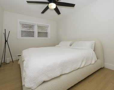 4030 N Mozart Street - Photo Thumbnail 14
