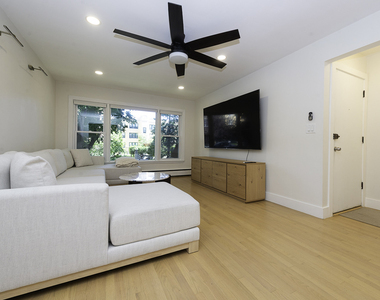 4030 N Mozart Street - Photo Thumbnail 11