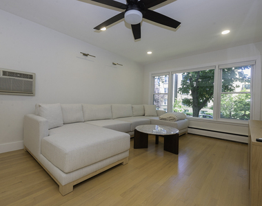 4030 N Mozart Street - Photo Thumbnail 10