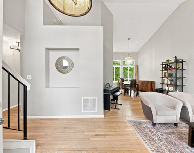 2052 Shady Grove Court - Photo Thumbnail 3
