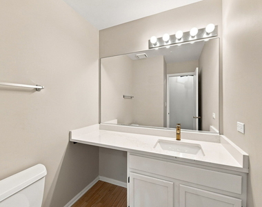 2052 Shady Grove Court - Photo Thumbnail 13