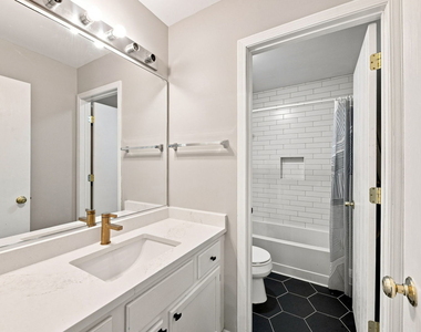 2052 Shady Grove Court - Photo Thumbnail 21