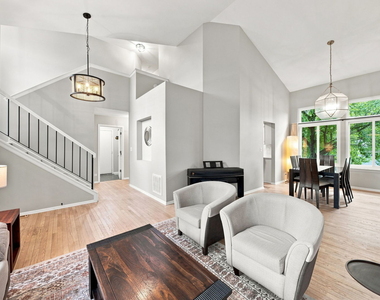 2052 Shady Grove Court - Photo Thumbnail 6